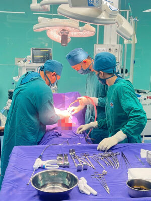 Bệnh viện Đa khoa khu vực Tiên Yên phẫu thuật thành công khối u hạ vị kích thước lớn, trả lại cuộc sống khỏe mạnh cho người bệnh