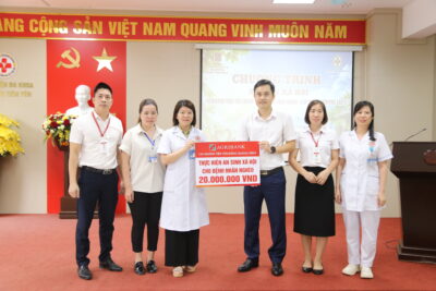 Agribank Chi nhánh Tiên Yên Đông Quảng Ninh Tặng quà cho bệnh nhân có hoàn cảnh khó khăn đang điều trị tại Bệnh viện đa khoa khu vực Tiên Yên.